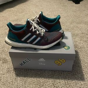 Adidas ultraboost “Might Ducks” men’s shoes size 10